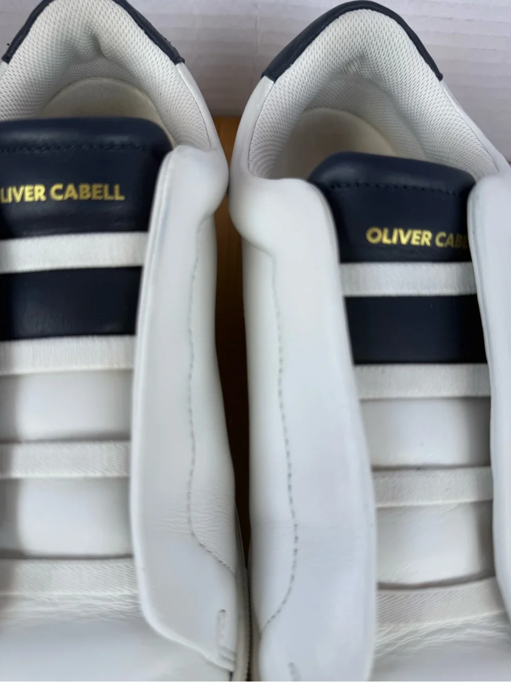 Oliver Cabell White Leather Low-Top Sneaker Mens Sz 8 Slip On with Navy Heel Tab